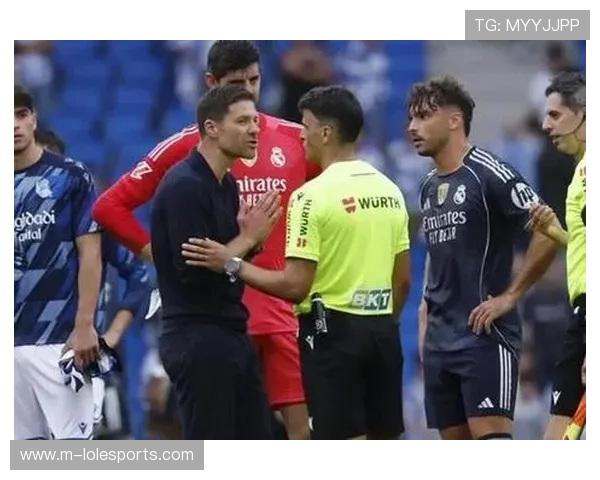 皇马就裁判判罚向国际足联申诉,联赛公正性再引讨论 皇马就裁判判罚向国际足联申诉,联赛公正性再引讨论